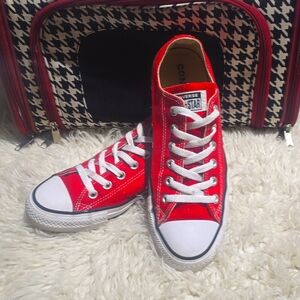 Converse Sneakers Women's Size 9 (RED)